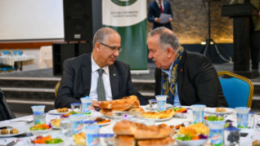 GELENEKSEL İFTAR SOFRASINDA GÖNÜLLER KENETLENDİ