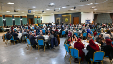GELENEKSEL İFTAR SOFRASINDA GÖNÜLLER KENETLENDİ