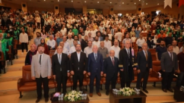 KOCAELİ İLAHİHYAT'TA MEZUNİYET SEVİNCİ