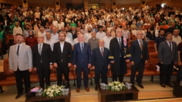 KOCAELİ İLAHİHYAT'TA MEZUNİYET SEVİNCİ