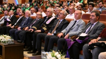 KOCAELİ İLAHİHYAT'TA MEZUNİYET SEVİNCİ