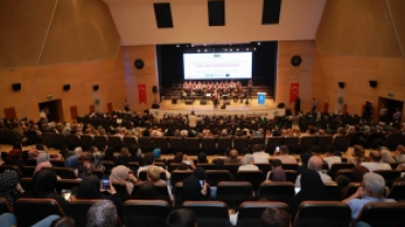 KOCAELİ İLAHİHYAT'TA MEZUNİYET SEVİNCİ