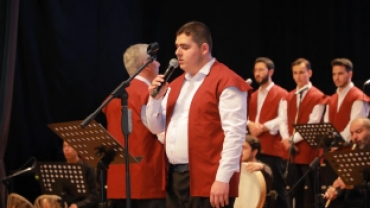 KOCAELİ İLAHİHYAT'TA MEZUNİYET SEVİNCİ