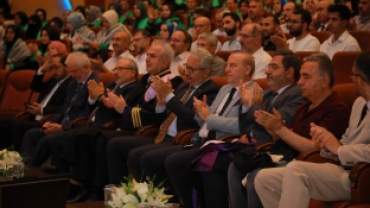 KOCAELİ İLAHİHYAT'TA MEZUNİYET SEVİNCİ