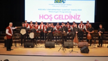 KOCAELİ İLAHİHYAT'TA MEZUNİYET SEVİNCİ