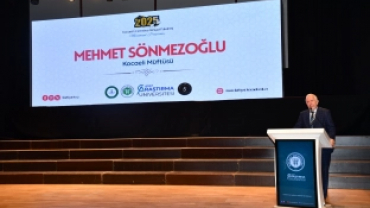 KOCAELİ İLAHİHYAT'TA MEZUNİYET SEVİNCİ