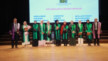 KOCAELİ İLAHİHYAT'TA MEZUNİYET SEVİNCİ