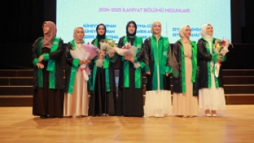 KOCAELİ İLAHİHYAT'TA MEZUNİYET SEVİNCİ