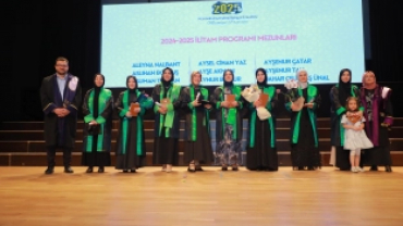 KOCAELİ İLAHİHYAT'TA MEZUNİYET SEVİNCİ