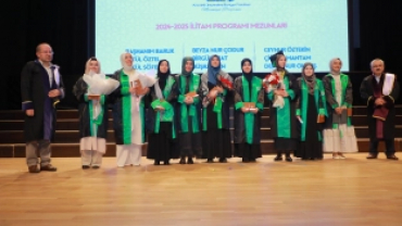 KOCAELİ İLAHİHYAT'TA MEZUNİYET SEVİNCİ