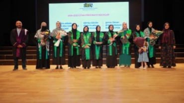 KOCAELİ İLAHİHYAT'TA MEZUNİYET SEVİNCİ