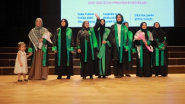 KOCAELİ İLAHİHYAT'TA MEZUNİYET SEVİNCİ