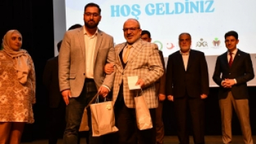 GÖÇÜN İKİ YÜZÜ: KAZANIM MI, KAYIP MI? MÜNAZARA YARIŞMASI GERÇEKLEŞTİ