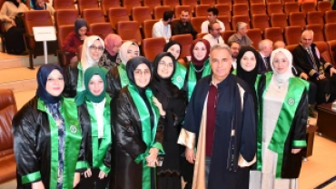 KOCAELİ İLAHİHYAT'TA MEZUNİYET SEVİNCİ