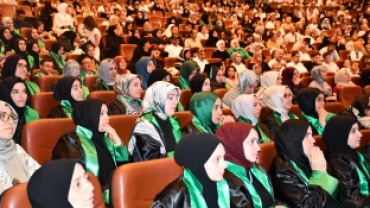 KOCAELİ İLAHİHYAT'TA MEZUNİYET SEVİNCİ