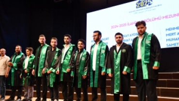 KOCAELİ İLAHİHYAT'TA MEZUNİYET SEVİNCİ