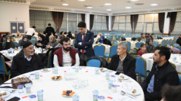 GELENEKSEL İFTAR SOFRASINDA GÖNÜLLER KENETLENDİ