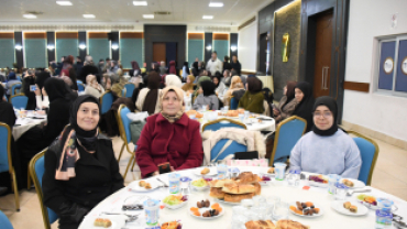 GELENEKSEL İFTAR SOFRASINDA GÖNÜLLER KENETLENDİ