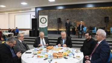 GELENEKSEL İFTAR SOFRASINDA GÖNÜLLER KENETLENDİ