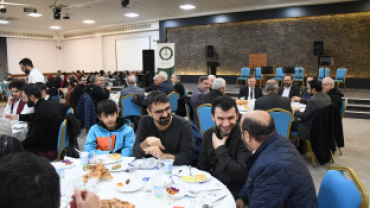 GELENEKSEL İFTAR SOFRASINDA GÖNÜLLER KENETLENDİ
